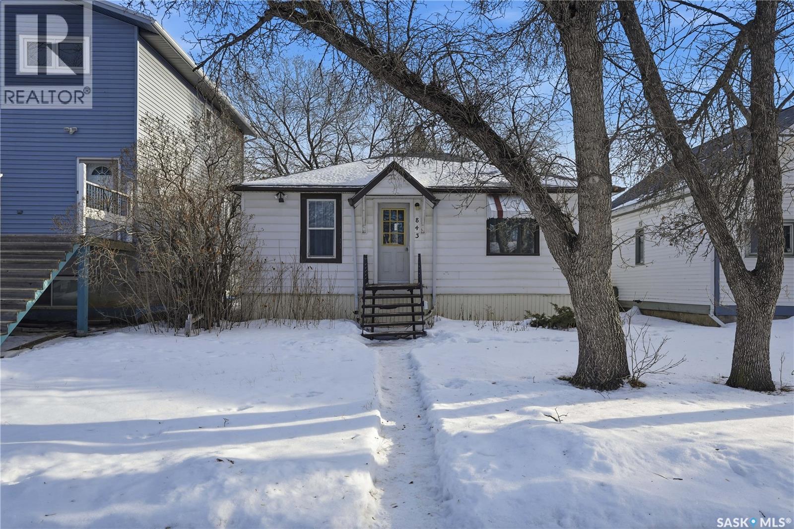 843 Argyle Street, Regina, SK - Outdoor