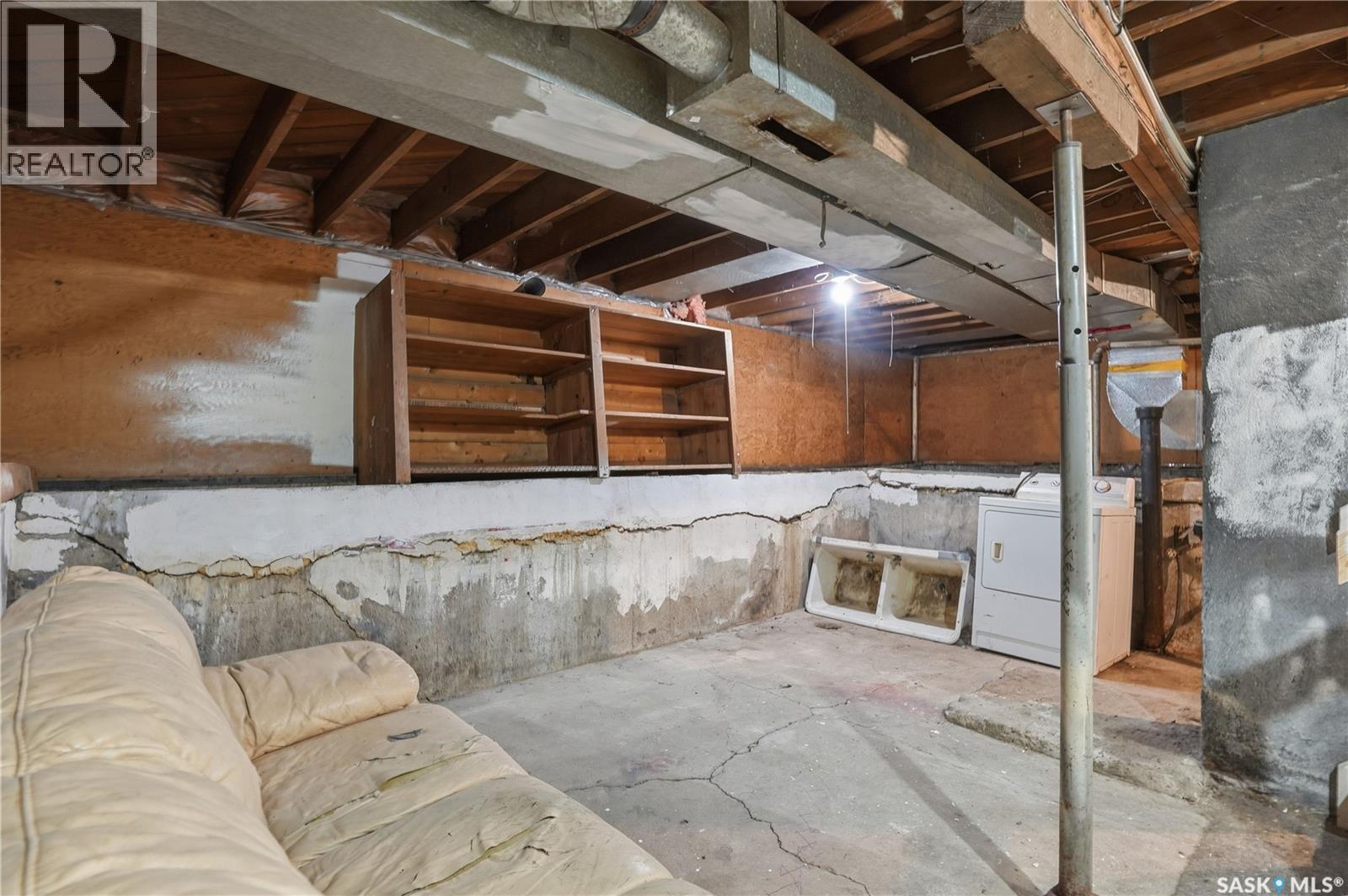 843 Argyle Street, Regina, SK - Indoor Photo Showing Basement