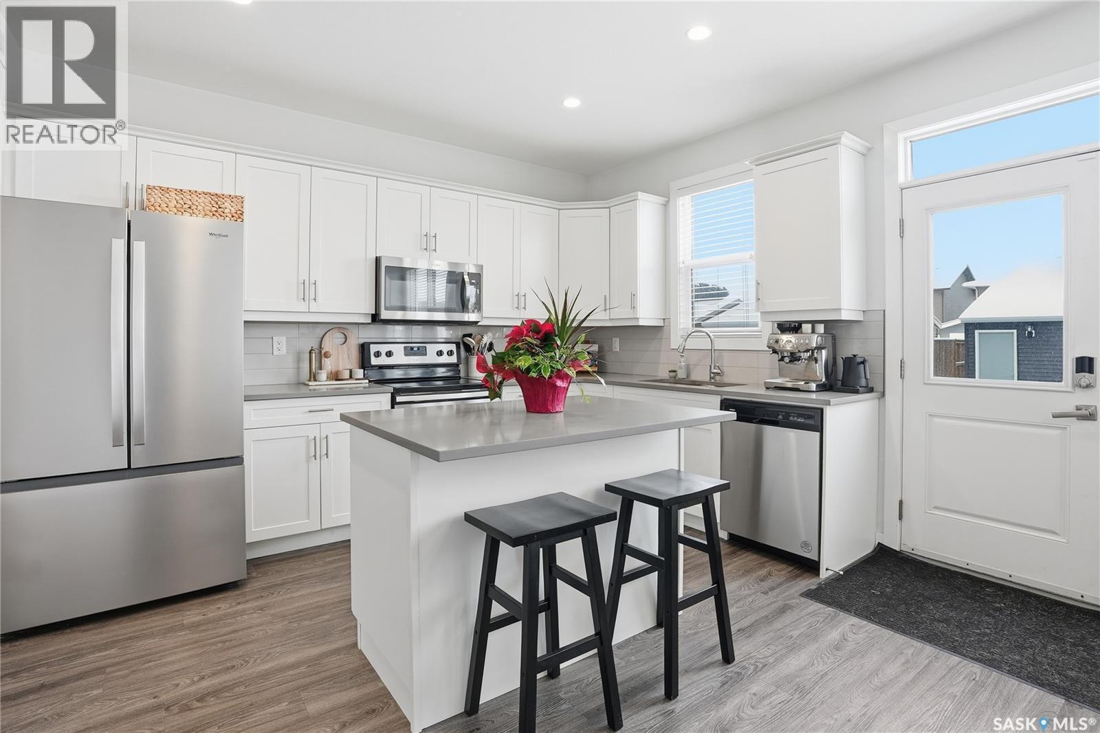4034 Centennial Drive, Saskatoon, SK - Indoor Photo Showing Kitchen
