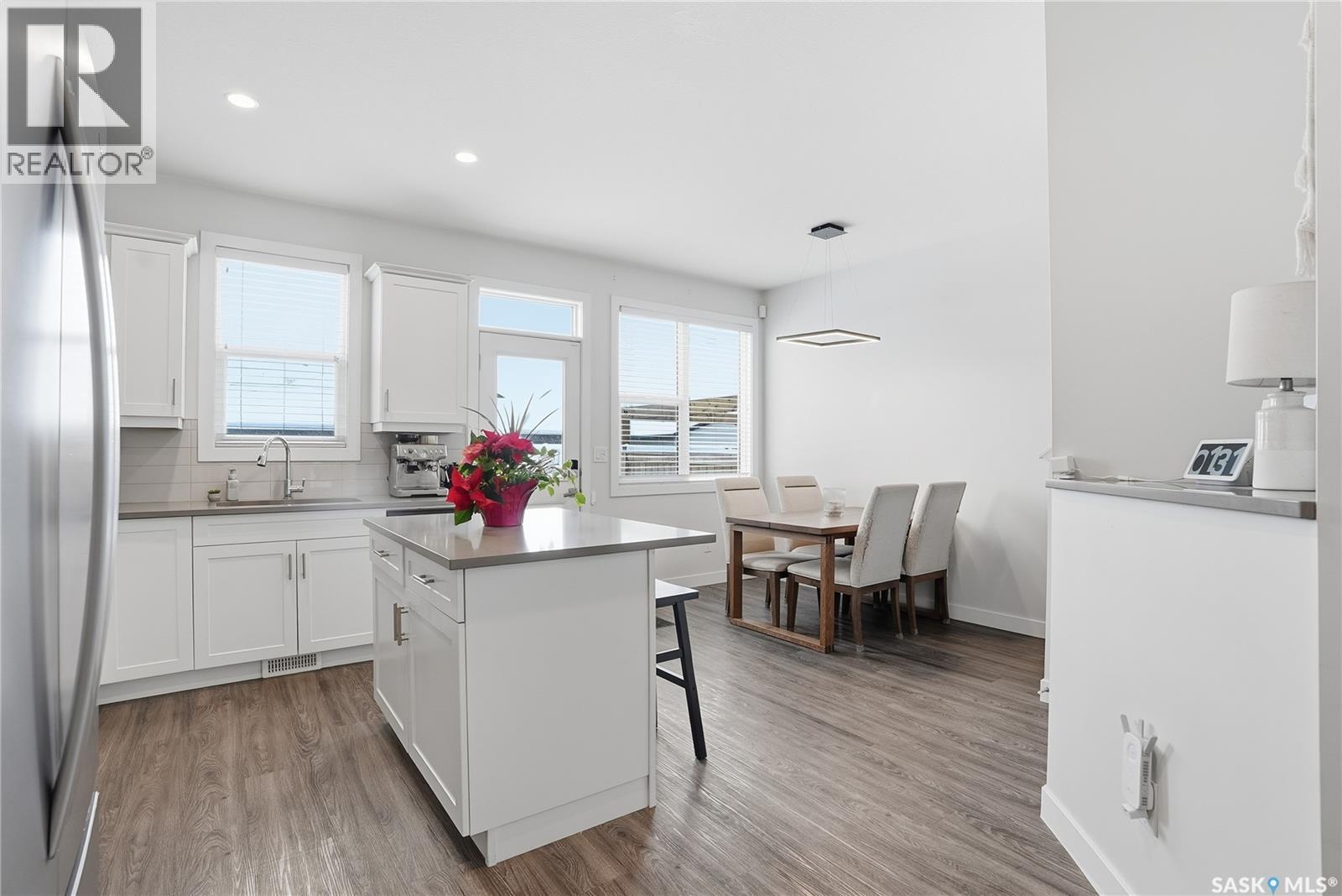 4034 Centennial Drive, Saskatoon, SK - Indoor Photo Showing Kitchen