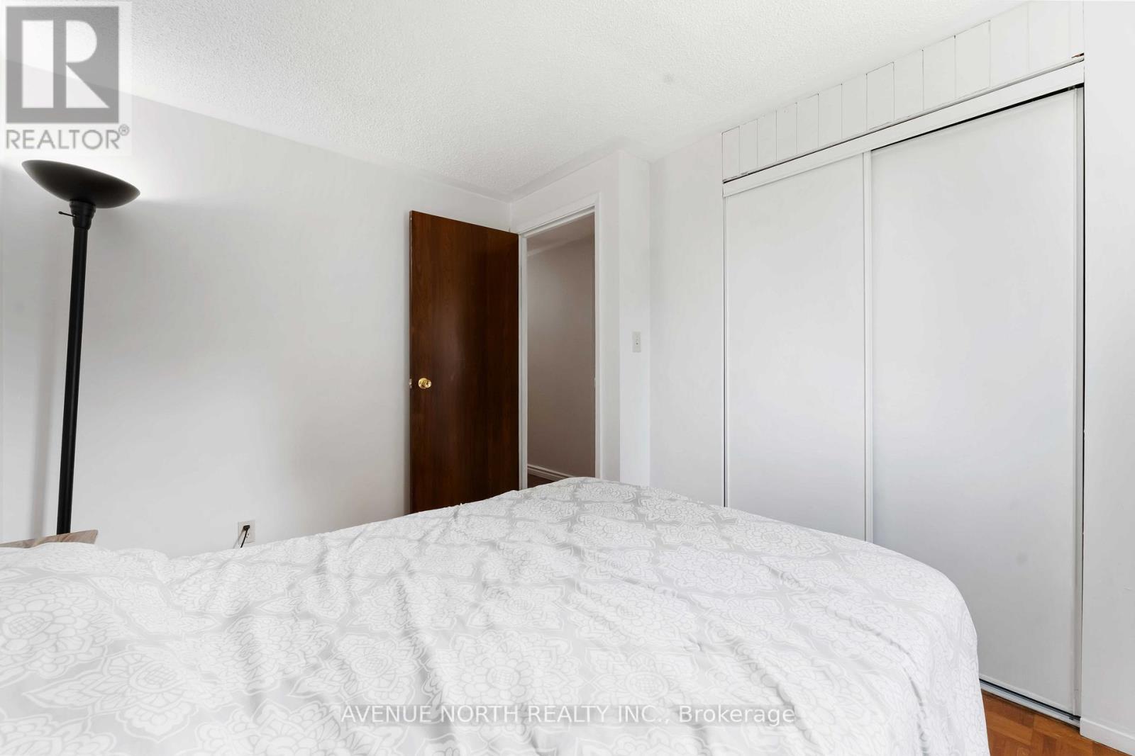 2178 Erinbrook Crescent, Ottawa, ON - Indoor Photo Showing Bedroom
