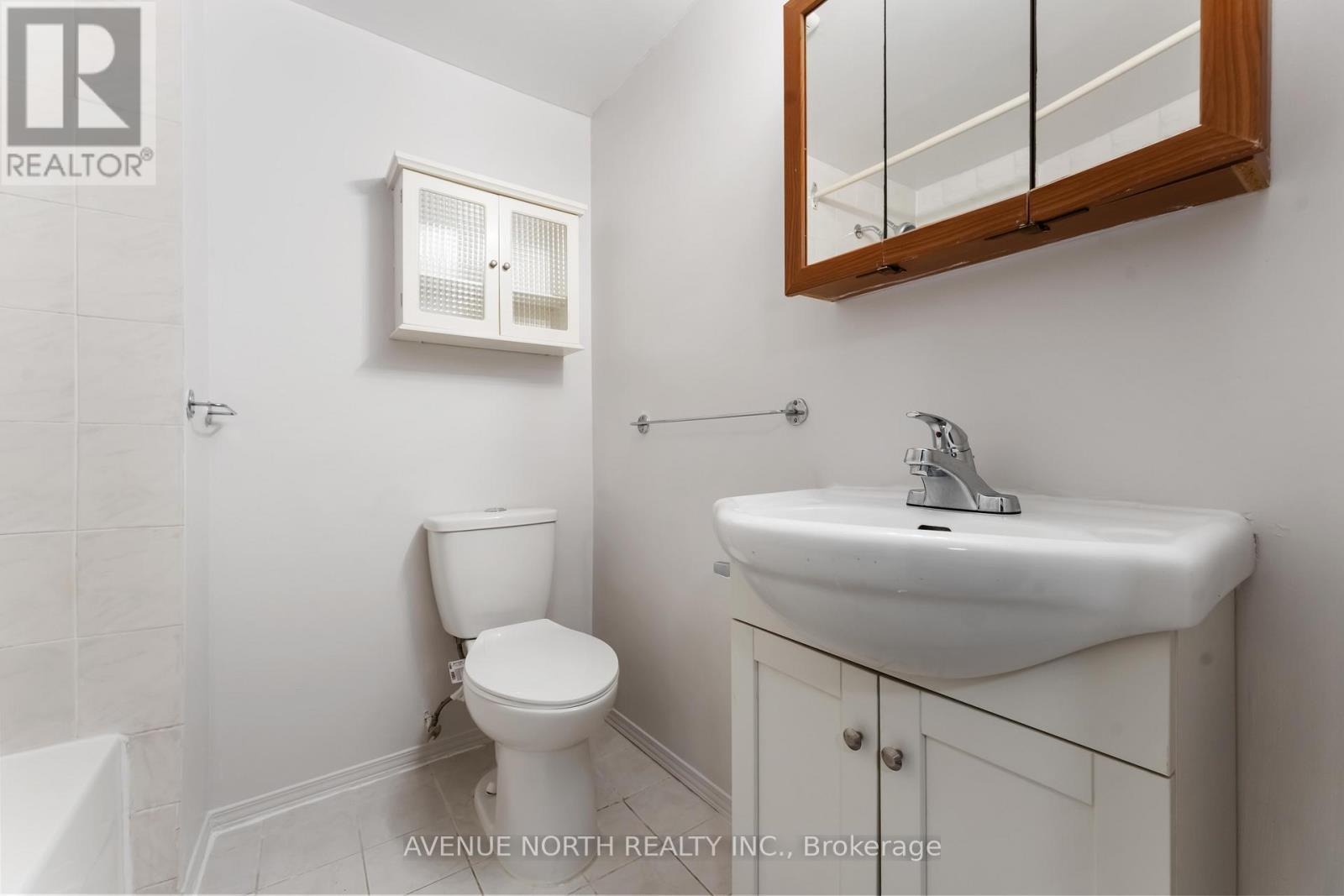 2178 Erinbrook Crescent, Ottawa, ON - Indoor Photo Showing Bathroom