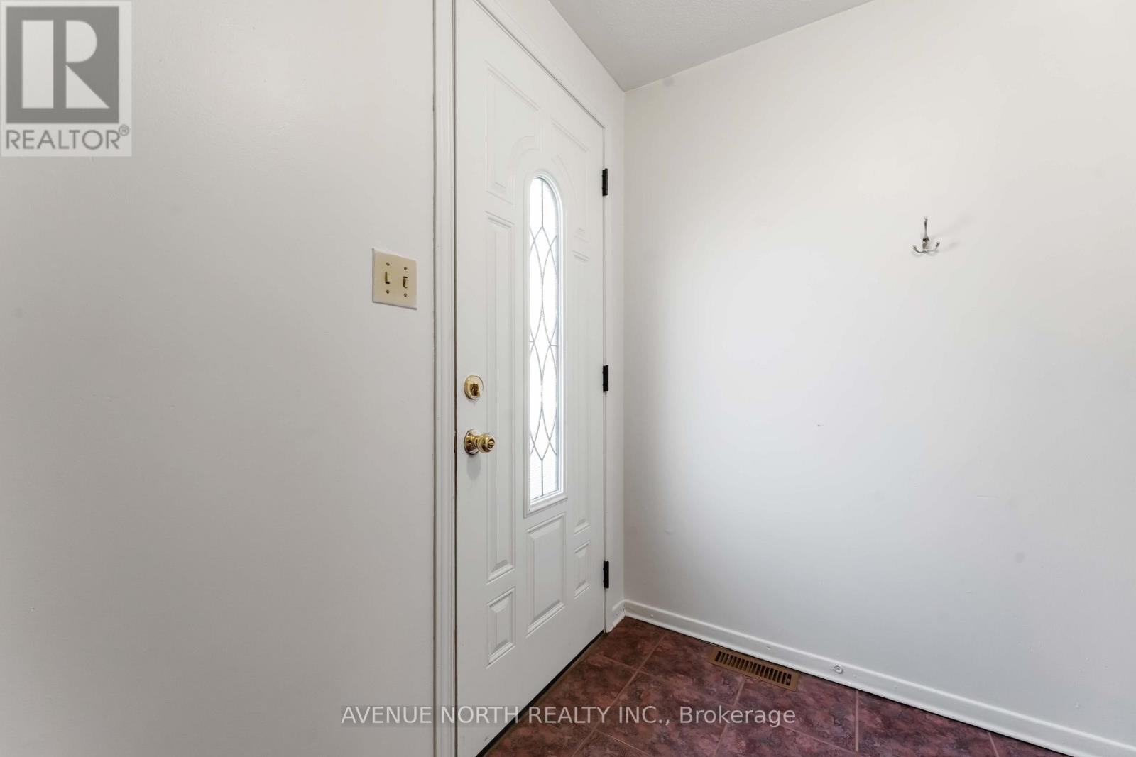 2178 Erinbrook Crescent, Ottawa, ON - Indoor Photo Showing Other Room