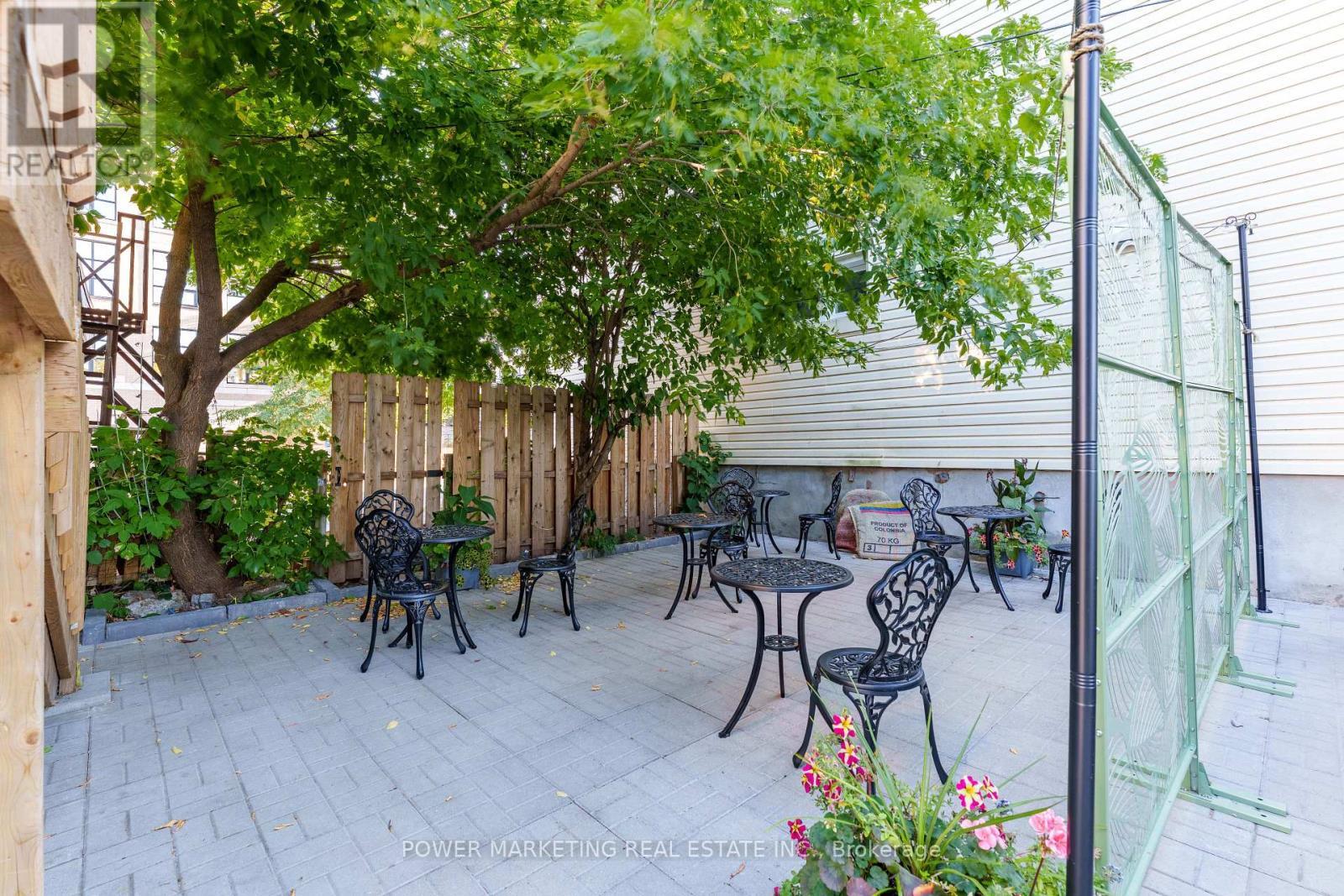 A&B - 684 Bronson Avenue, Ottawa, ON