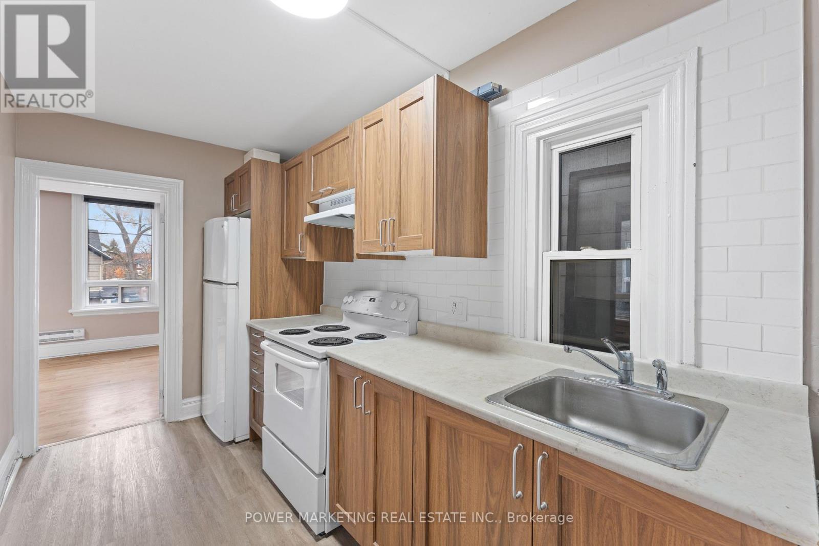 A&B - 684 Bronson Avenue, Ottawa, ON