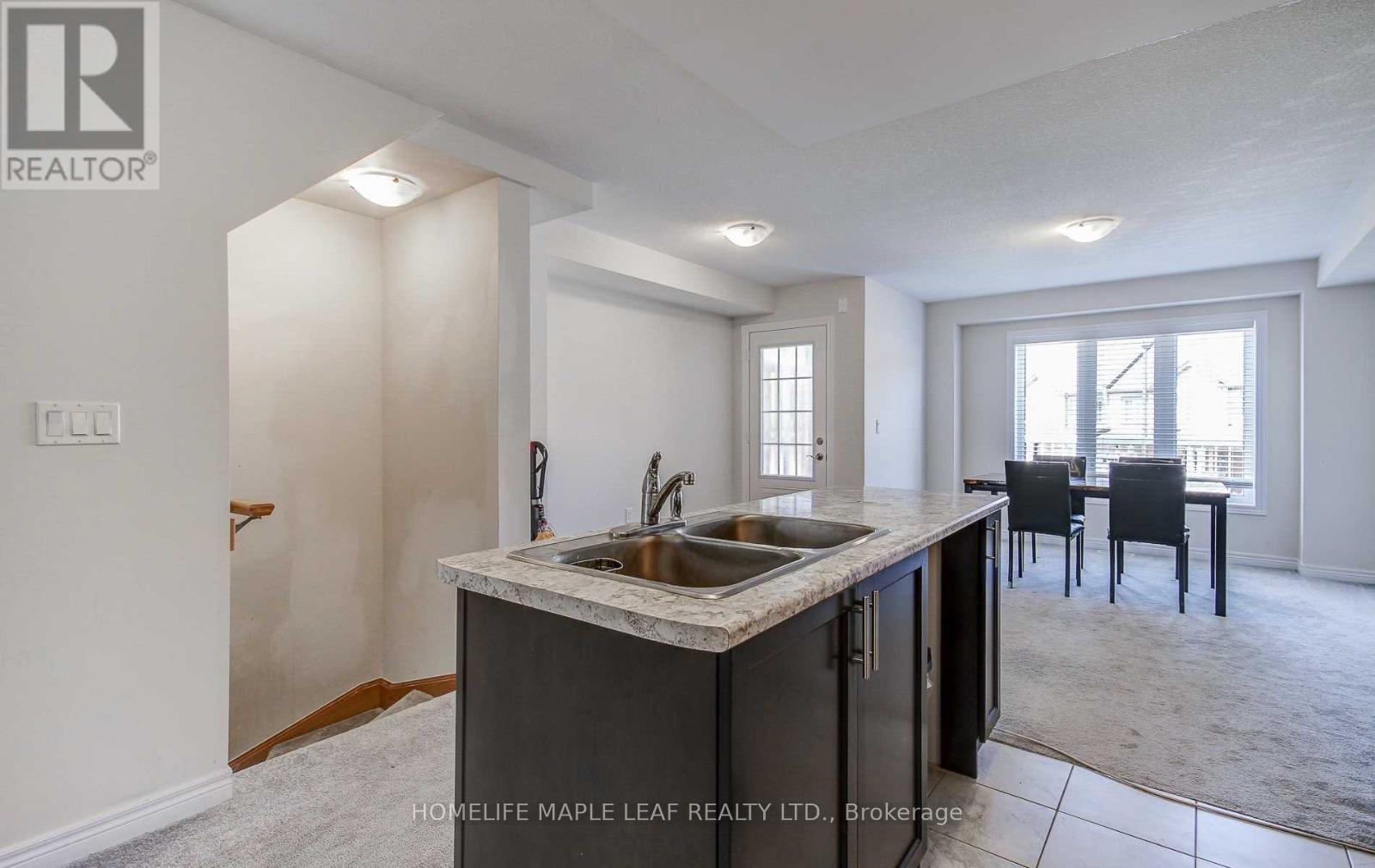 68 - 582 Linden Drive, Cambridge, ON - Indoor Photo Showing Kitchen With Double Sink