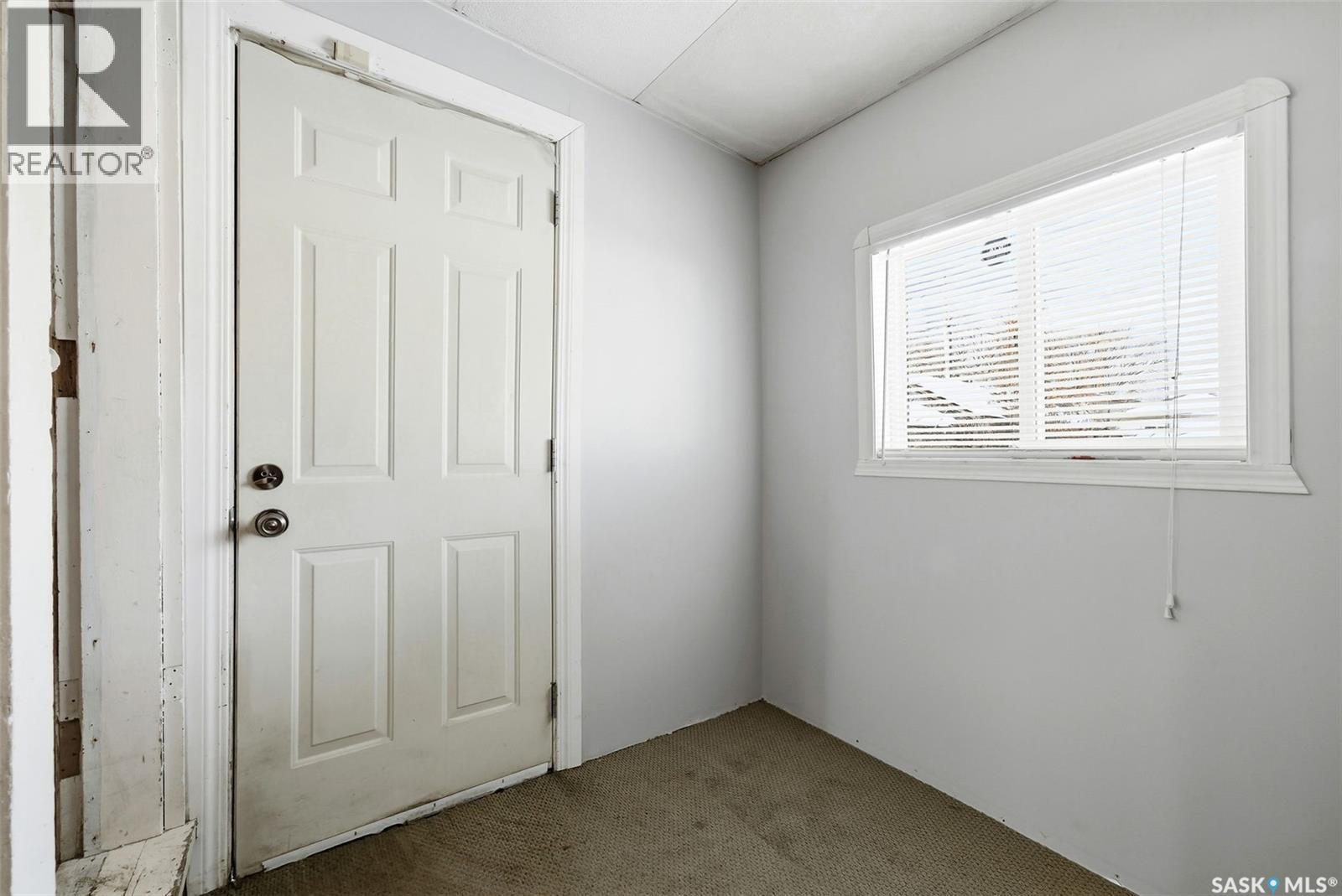 1320 Athol Street, Regina, SK - Indoor Photo Showing Other Room