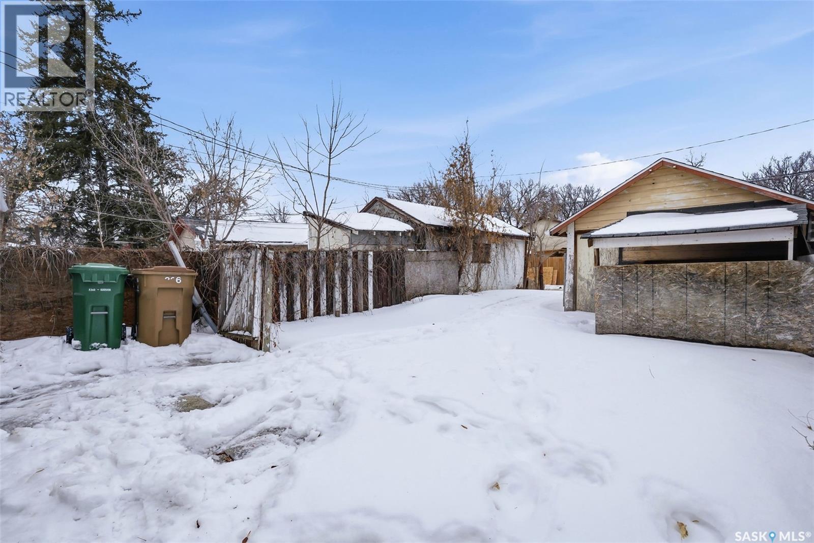 1320 Athol Street, Regina, SK - Outdoor