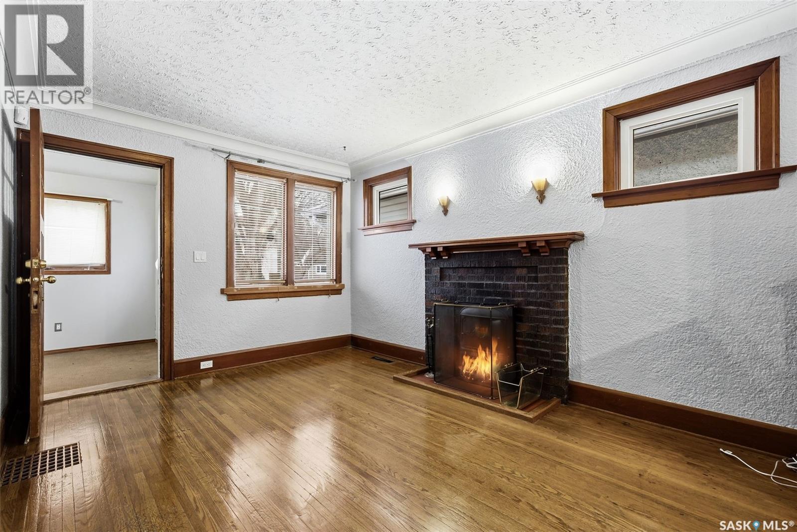 1320 Athol Street, Regina, SK - Indoor With Fireplace