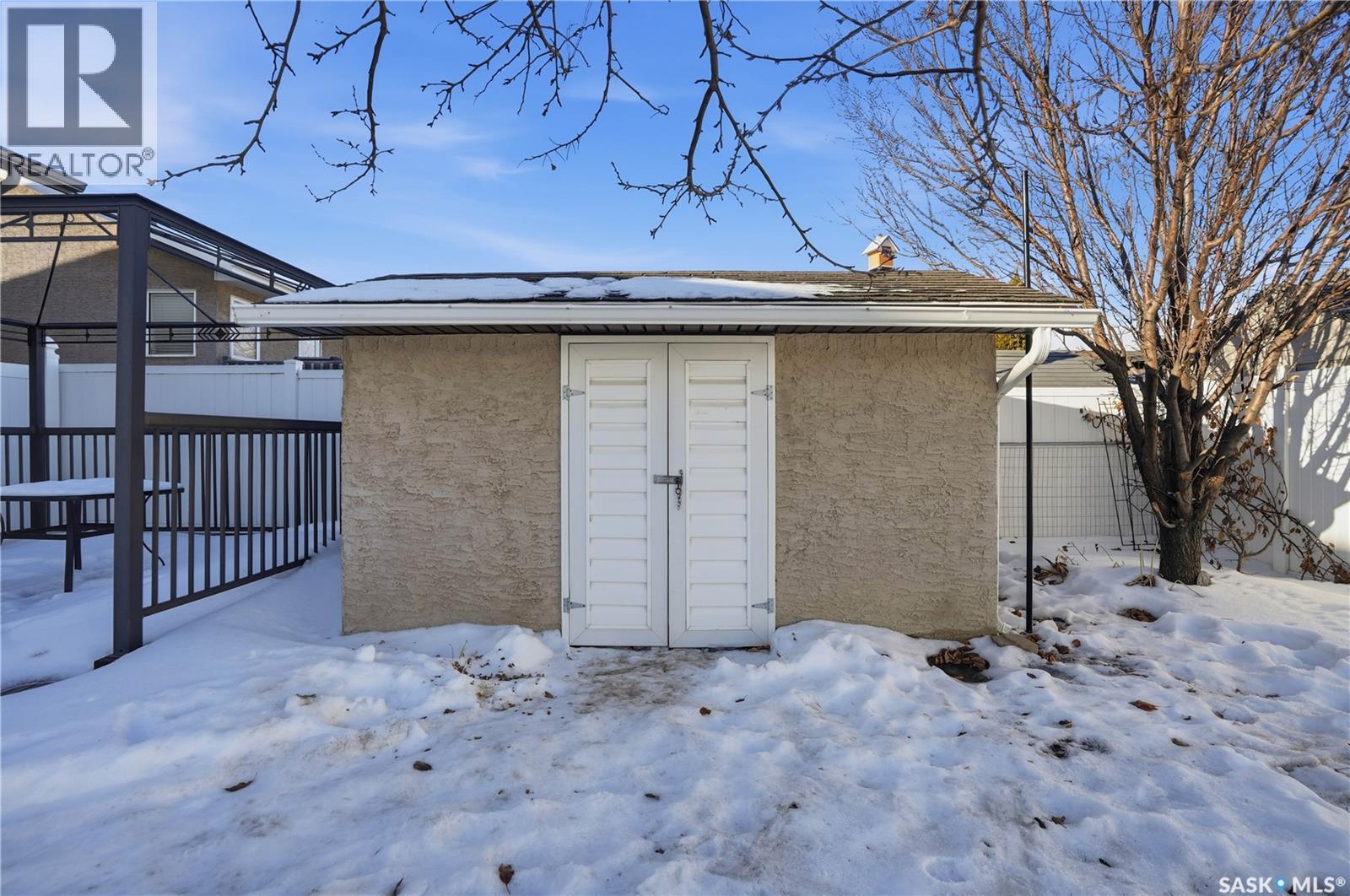 7902 Thrush Street, Regina, SK - Outdoor