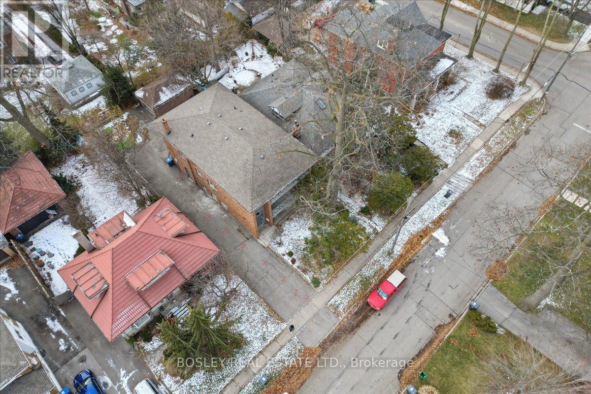 24 Oakwood Avenue, Mississauga, ON - With View