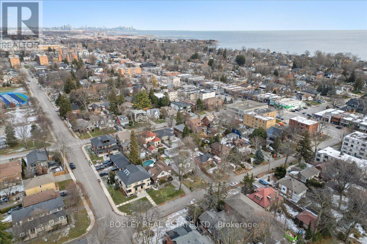 24 Oakwood Avenue, Mississauga, ON - Outdoor With View