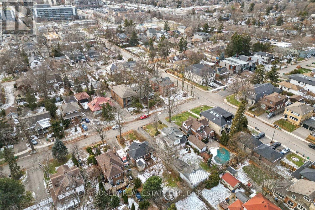 24 Oakwood Avenue, Mississauga, ON - Outdoor With View