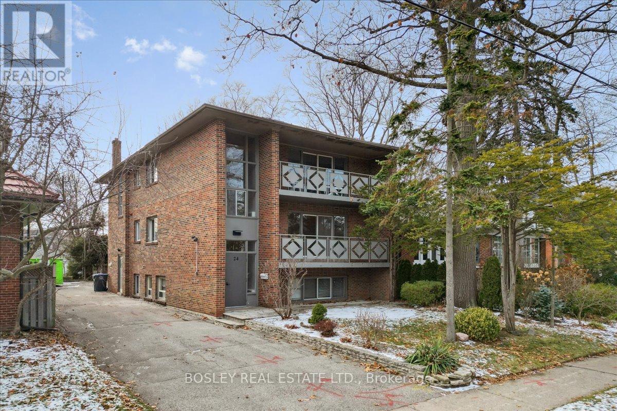 24 Oakwood Avenue, Mississauga, ON - Outdoor