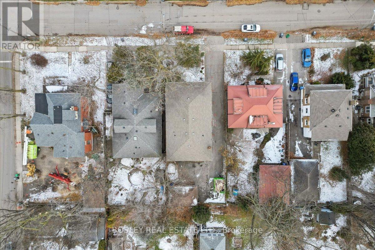 24 Oakwood Avenue, Mississauga, ON -