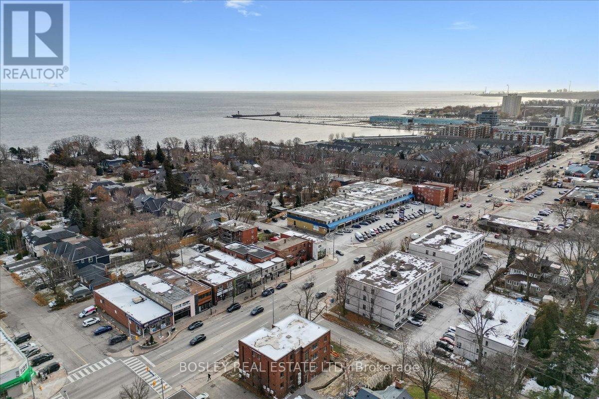 24 Oakwood Avenue, Mississauga, ON - Outdoor With View