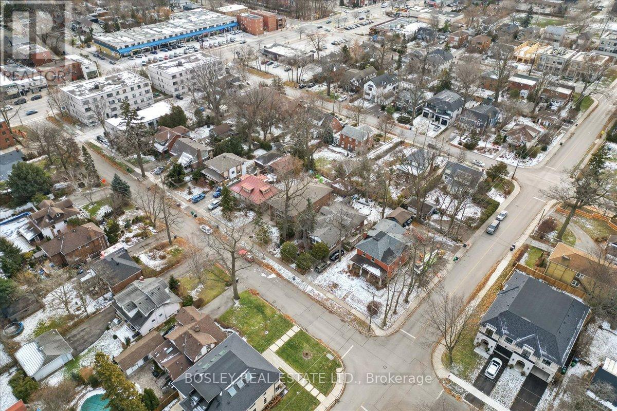 24 Oakwood Avenue, Mississauga, ON - With View