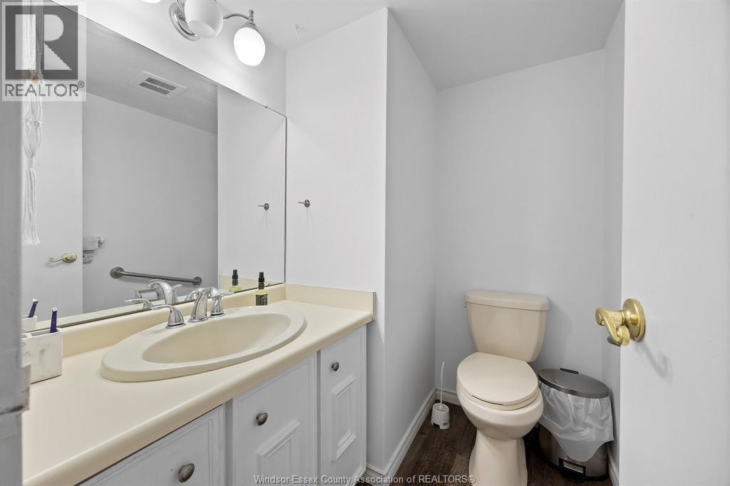 8591 Riverside Dr. E. Unit# 802, Windsor, ON - Indoor Photo Showing Bathroom