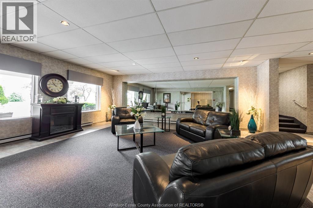 8591 Riverside Dr. E. Unit# 802, Windsor, ON - Indoor