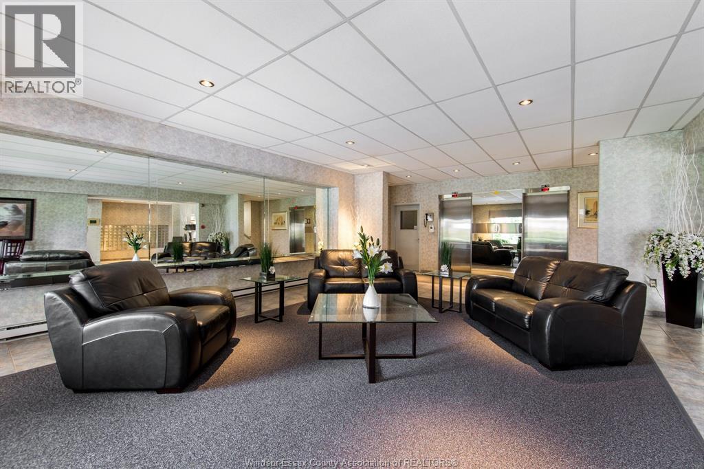 8591 Riverside Dr. E. Unit# 802, Windsor, ON - Indoor