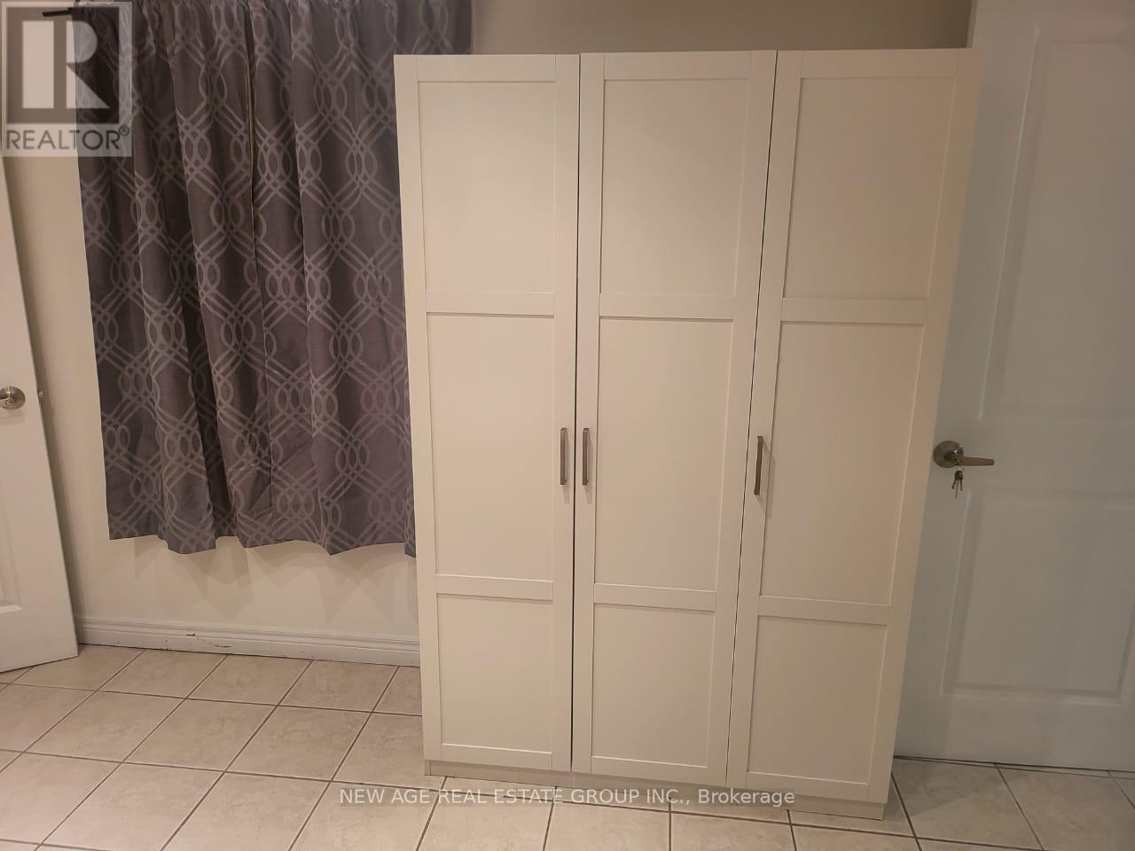 467 Limeridge Road W, Hamilton, ON - Indoor Photo Showing Bathroom
