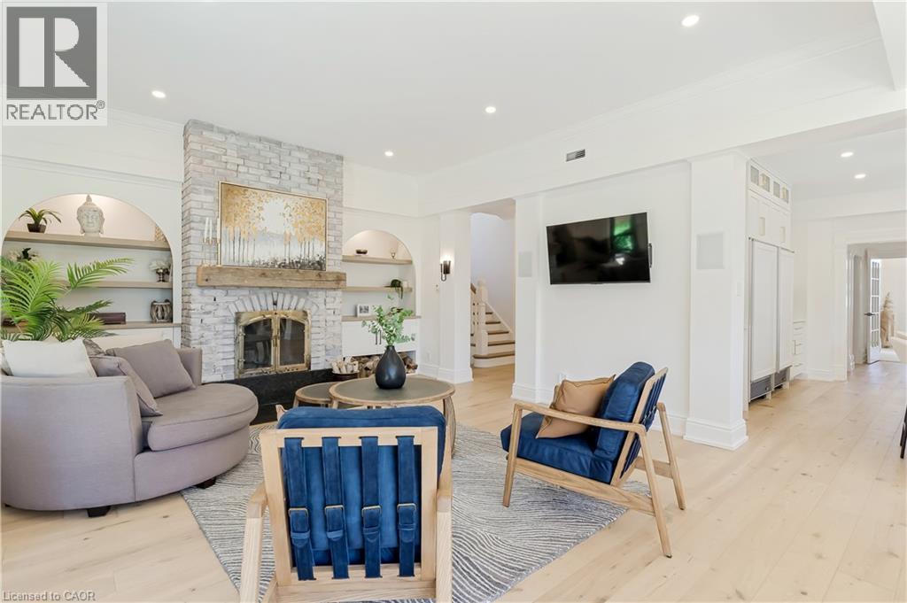 24 Park Avenue, Cambridge, ON - Indoor Photo Showing Living Room With Fireplace