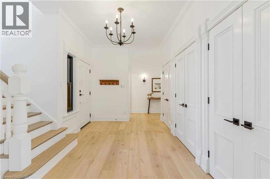 24 Park Avenue, Cambridge, ON - Indoor Photo Showing Other Room