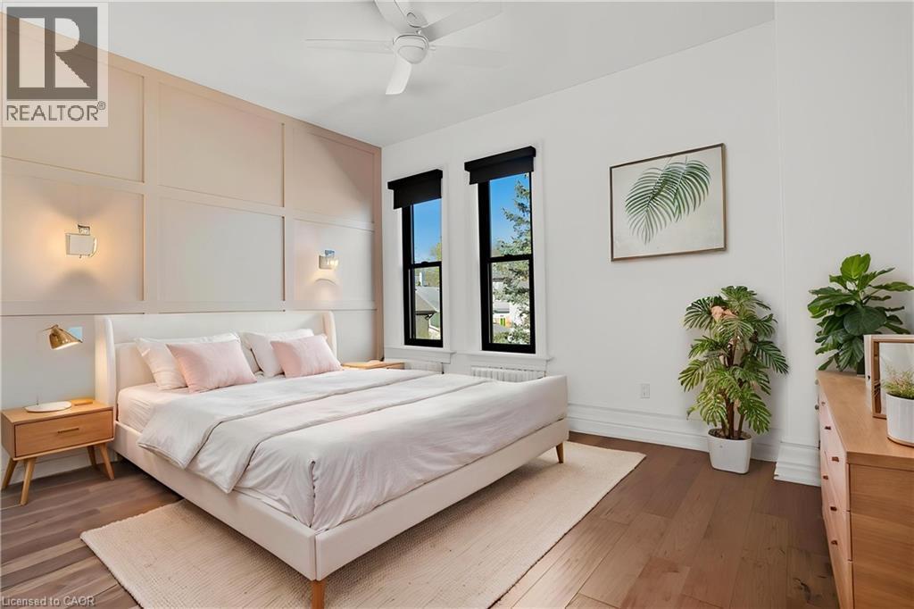 24 Park Avenue, Cambridge, ON - Indoor Photo Showing Bedroom