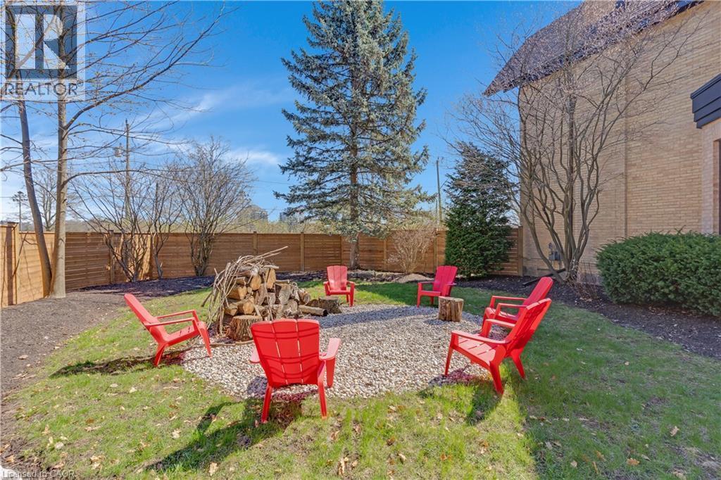 24 Park Avenue, Cambridge, ON - Outdoor