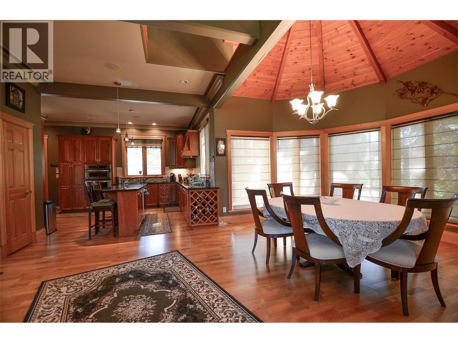 19-3453 Cessna Road, Enderby, BC - Indoor Photo Showing Dining Room