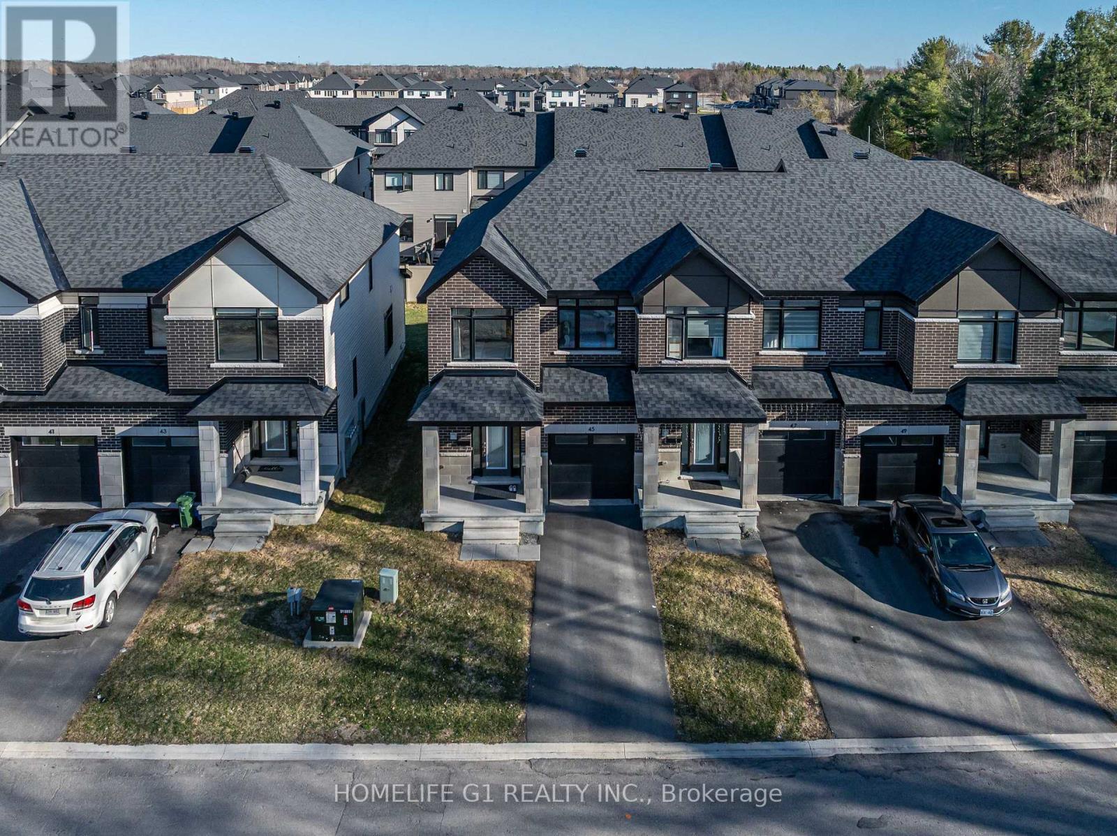 45 Moosonee Crescent, Ottawa, ON - Outdoor With Facade