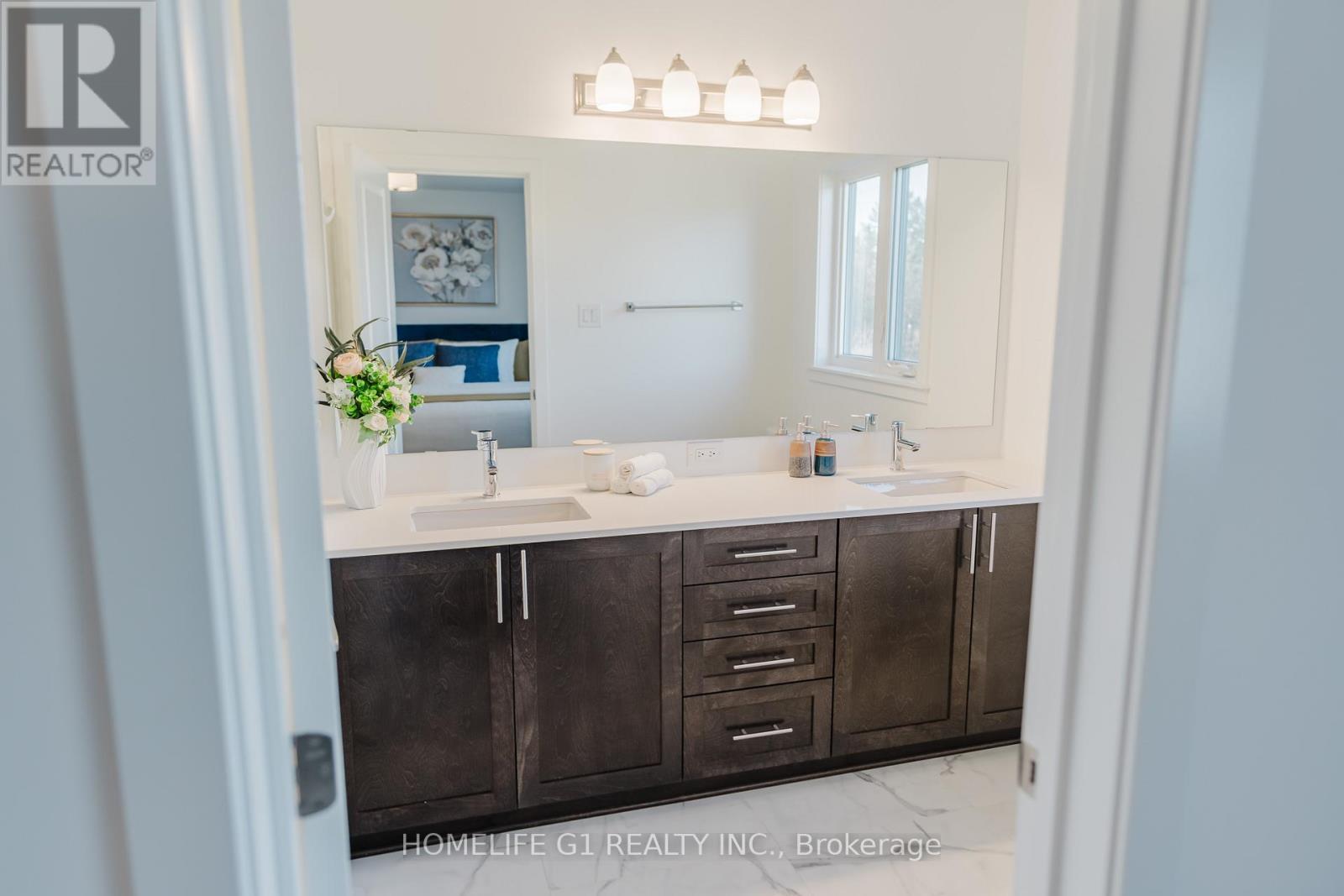 45 Moosonee Crescent, Ottawa, ON - Indoor Photo Showing Bathroom