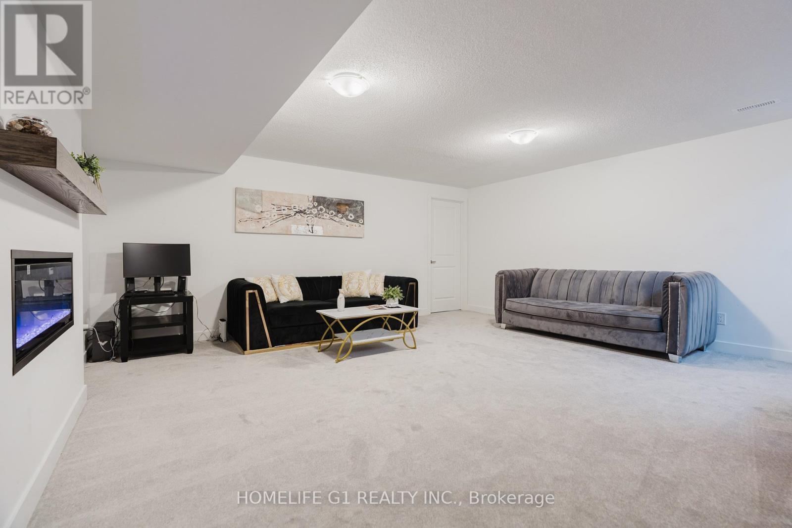 45 Moosonee Crescent, Ottawa, ON - Indoor Photo Showing Other Room