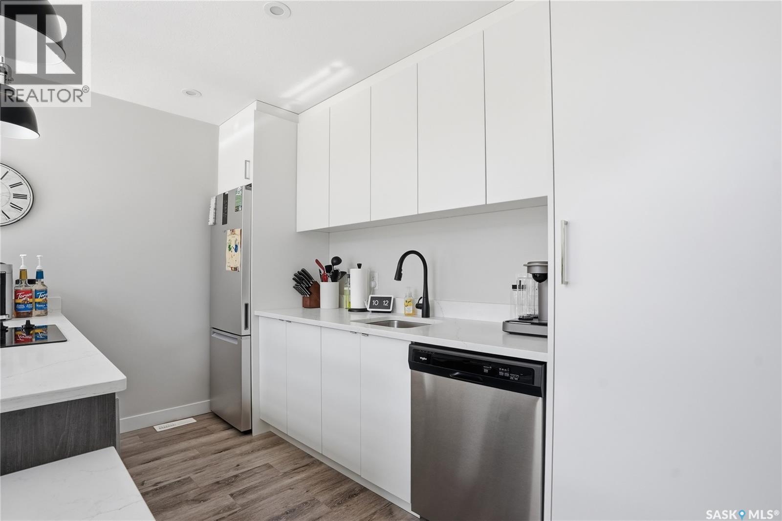 633 Brighton Gate, Saskatoon, SK - Indoor Photo Showing Kitchen