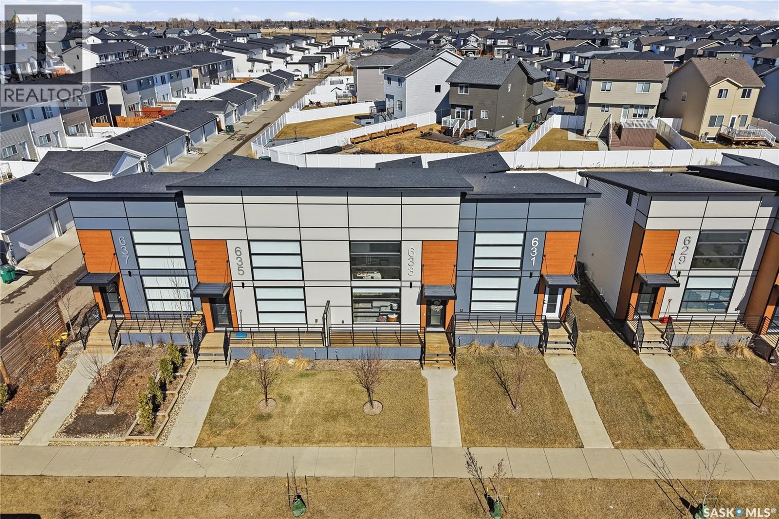 633 Brighton Gate, Saskatoon, SK - Outdoor