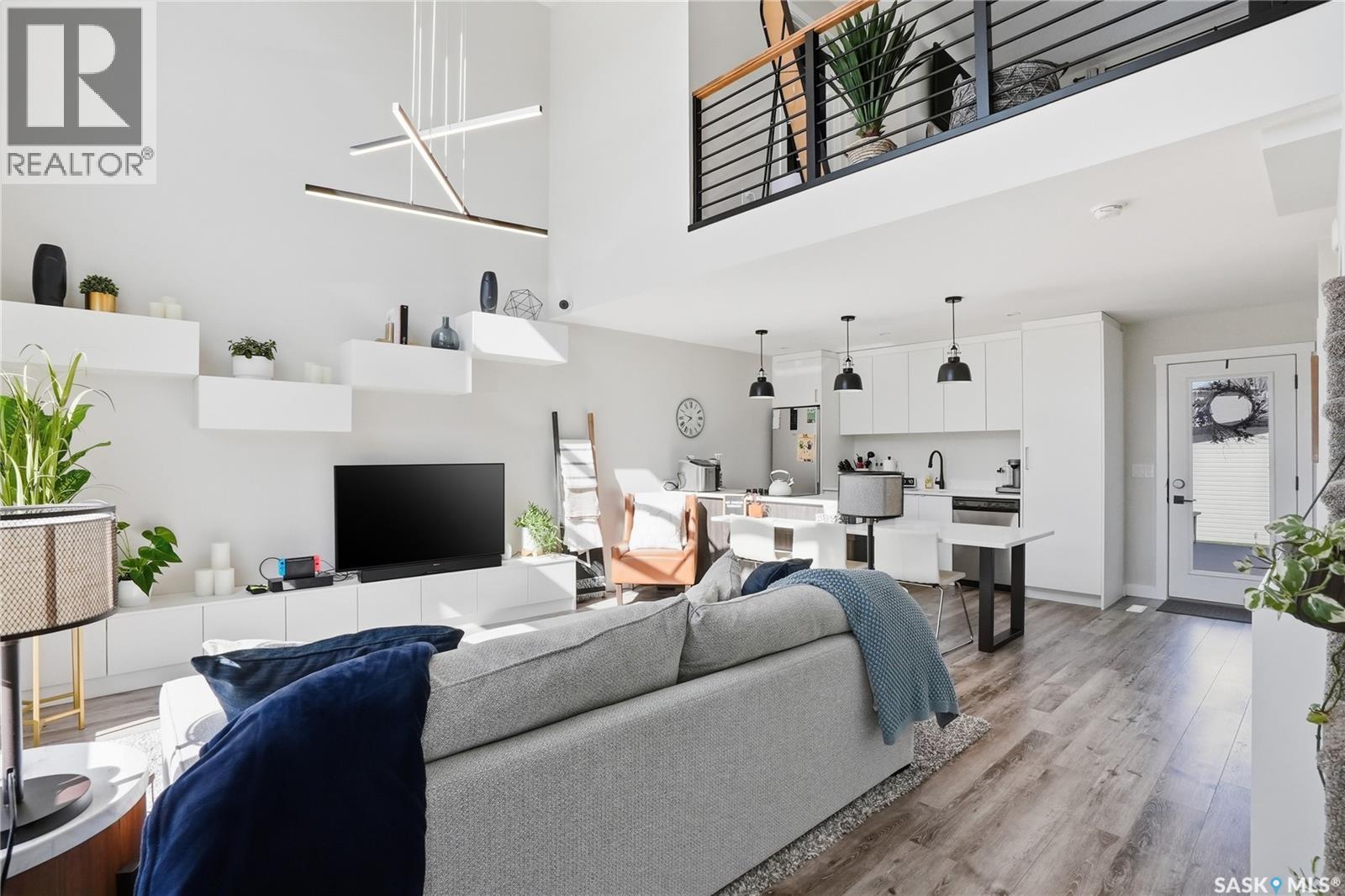 633 Brighton Gate, Saskatoon, SK - Indoor Photo Showing Living Room