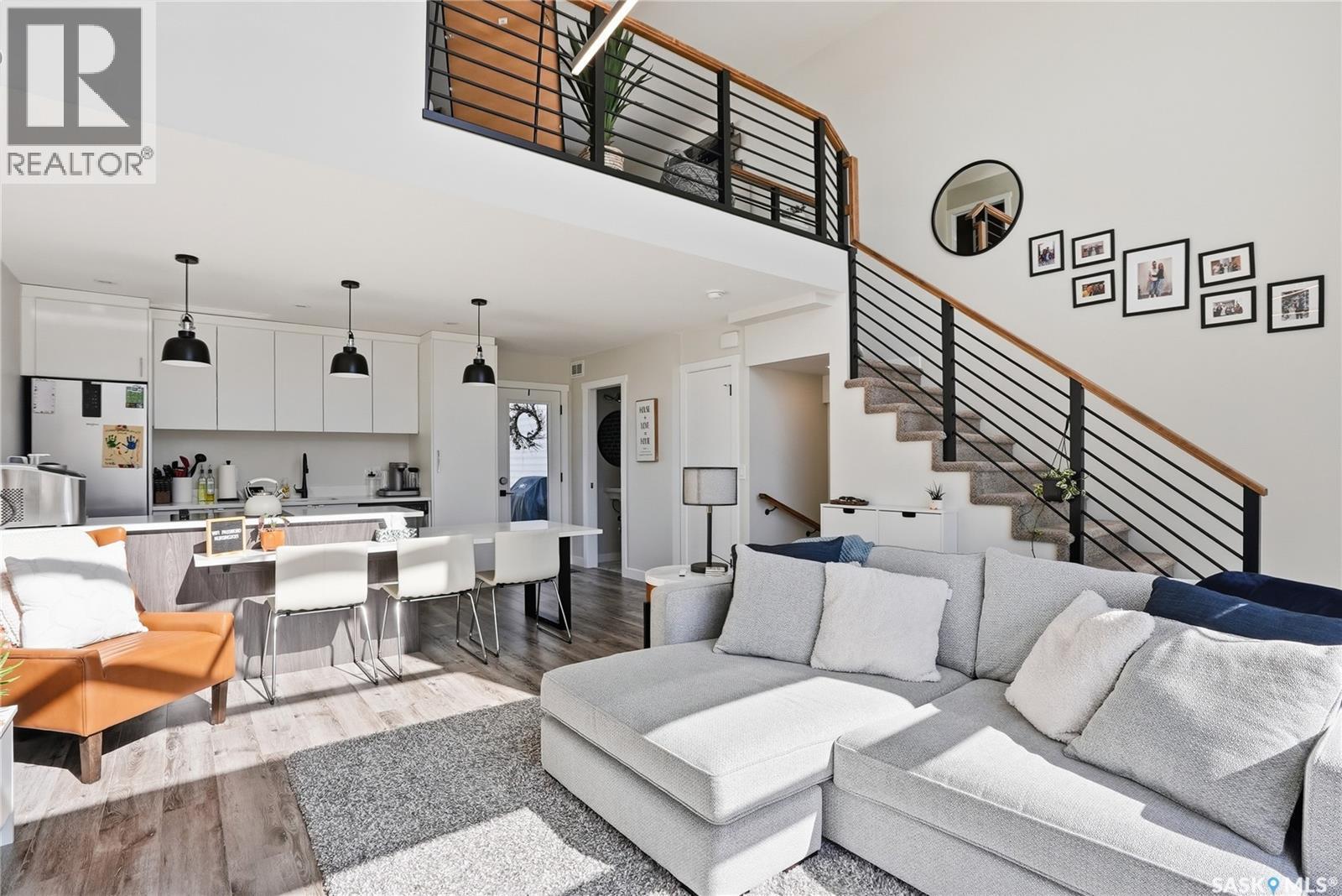 633 Brighton Gate, Saskatoon, SK - Indoor Photo Showing Living Room