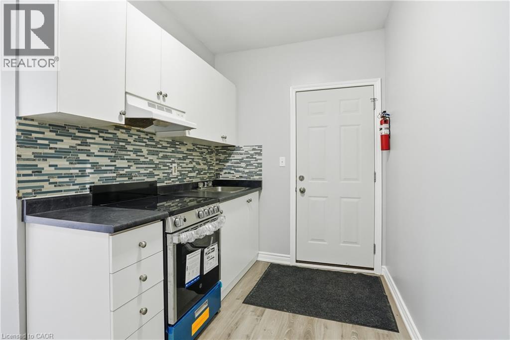 322 Barton Street E Unit# 4, Hamilton, ON - Indoor Photo Showing Other Room