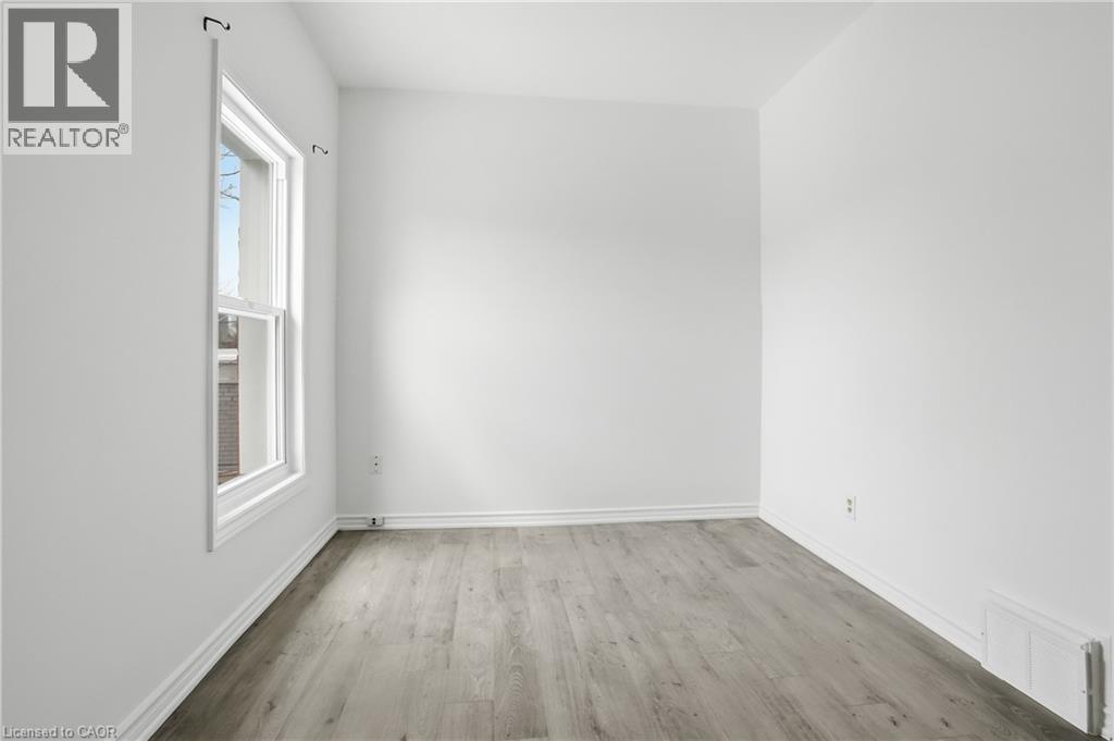 322 Barton Street E Unit# 4, Hamilton, ON - Indoor Photo Showing Other Room