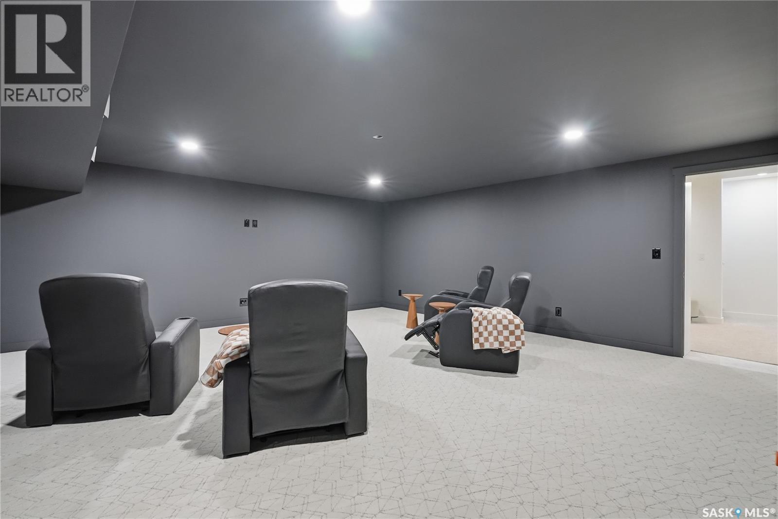 24 720 Brighton Boulevard, Saskatoon, SK - Indoor