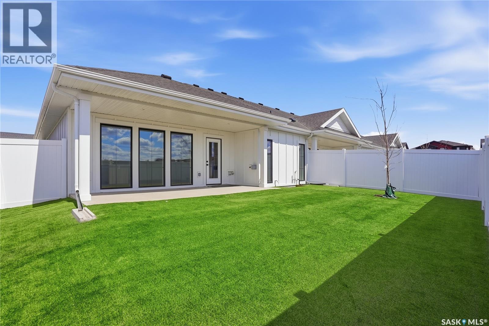 22 720 Brighton Boulevard, Saskatoon, SK - Outdoor