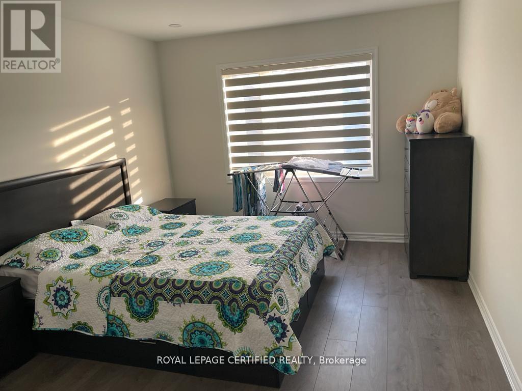 9 Affusion Road E, Brampton, ON - Indoor Photo Showing Bedroom
