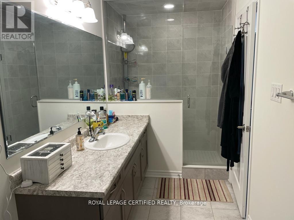 9 Affusion Road E, Brampton, ON - Indoor Photo Showing Bathroom