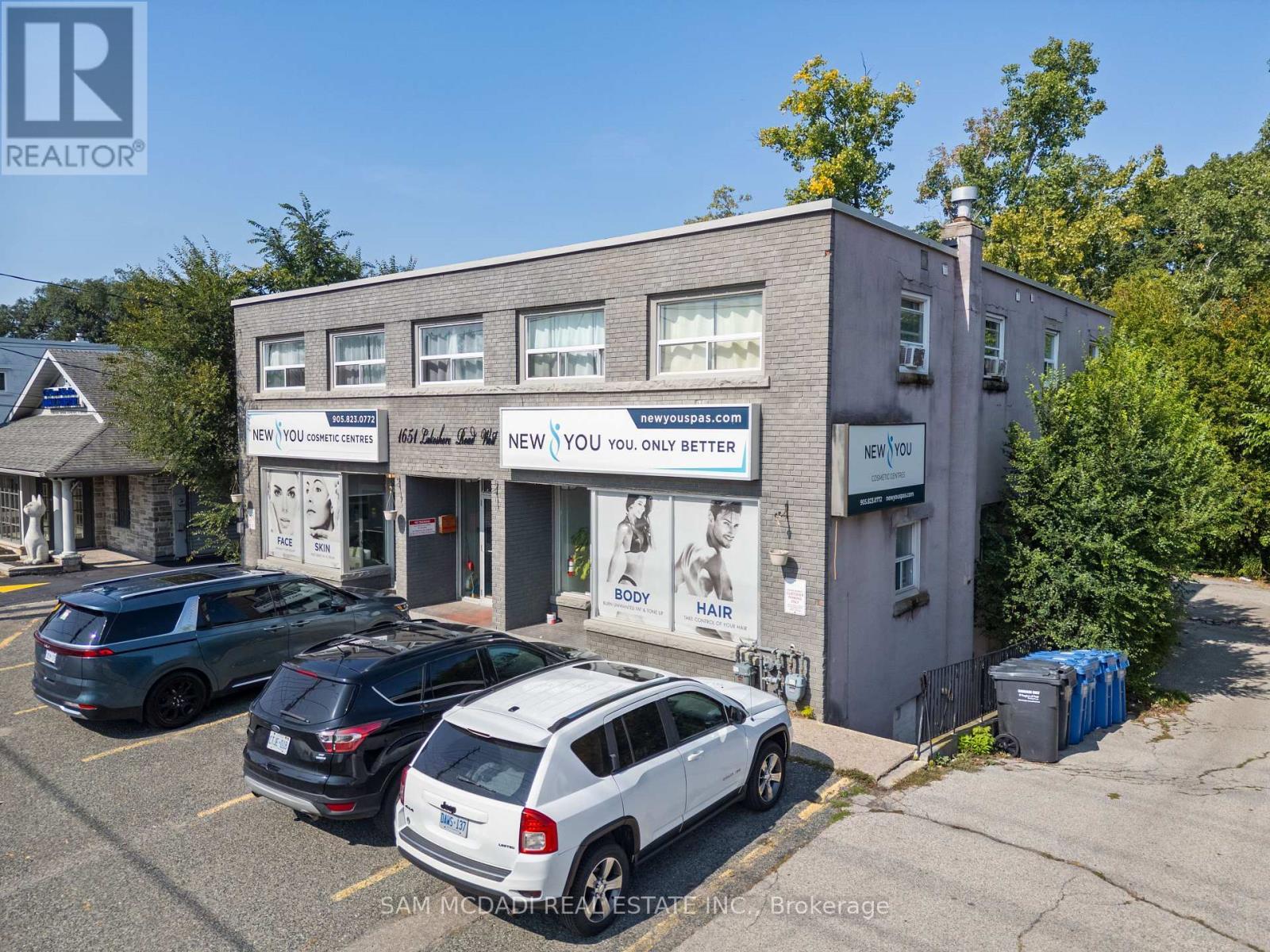 1651 Lakeshore Road W, Mississauga, ON