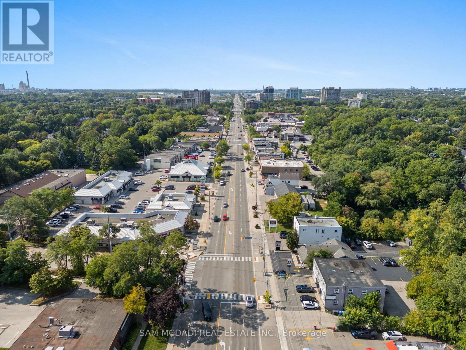 1651 Lakeshore Road W, Mississauga, ON