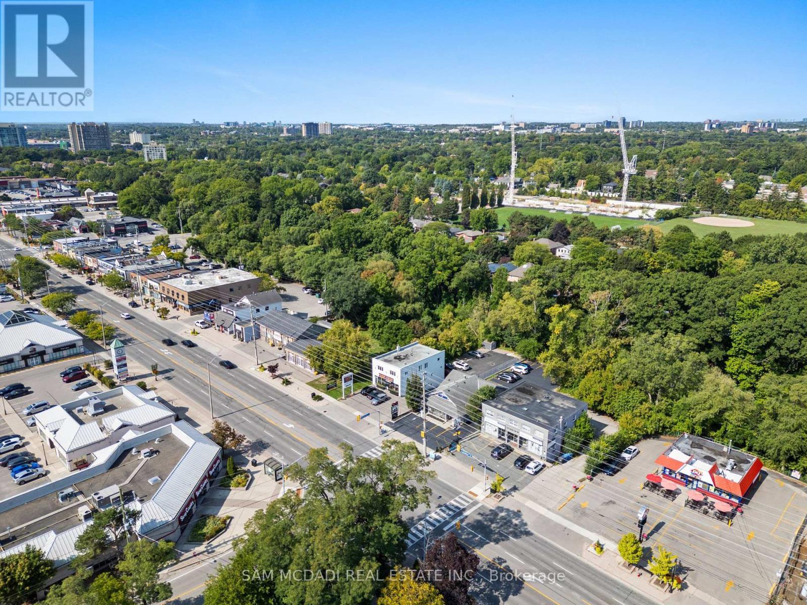 1651 Lakeshore Road W, Mississauga, ON
