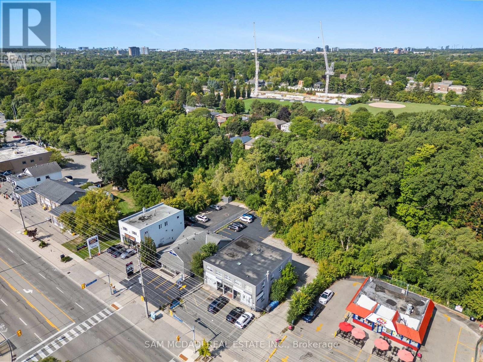 1651 Lakeshore Road W, Mississauga, ON