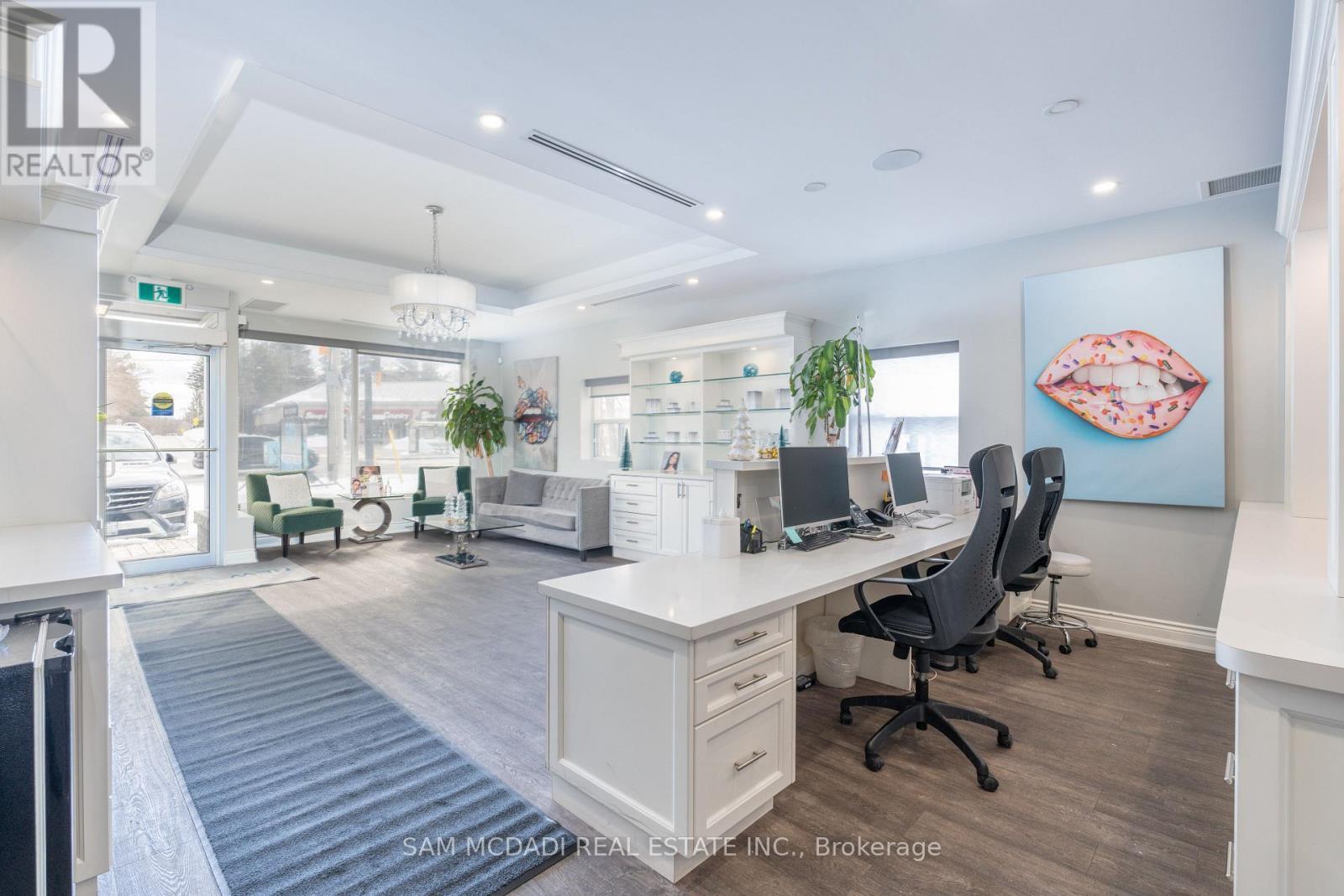 1651 Lakeshore Road W, Mississauga, ON