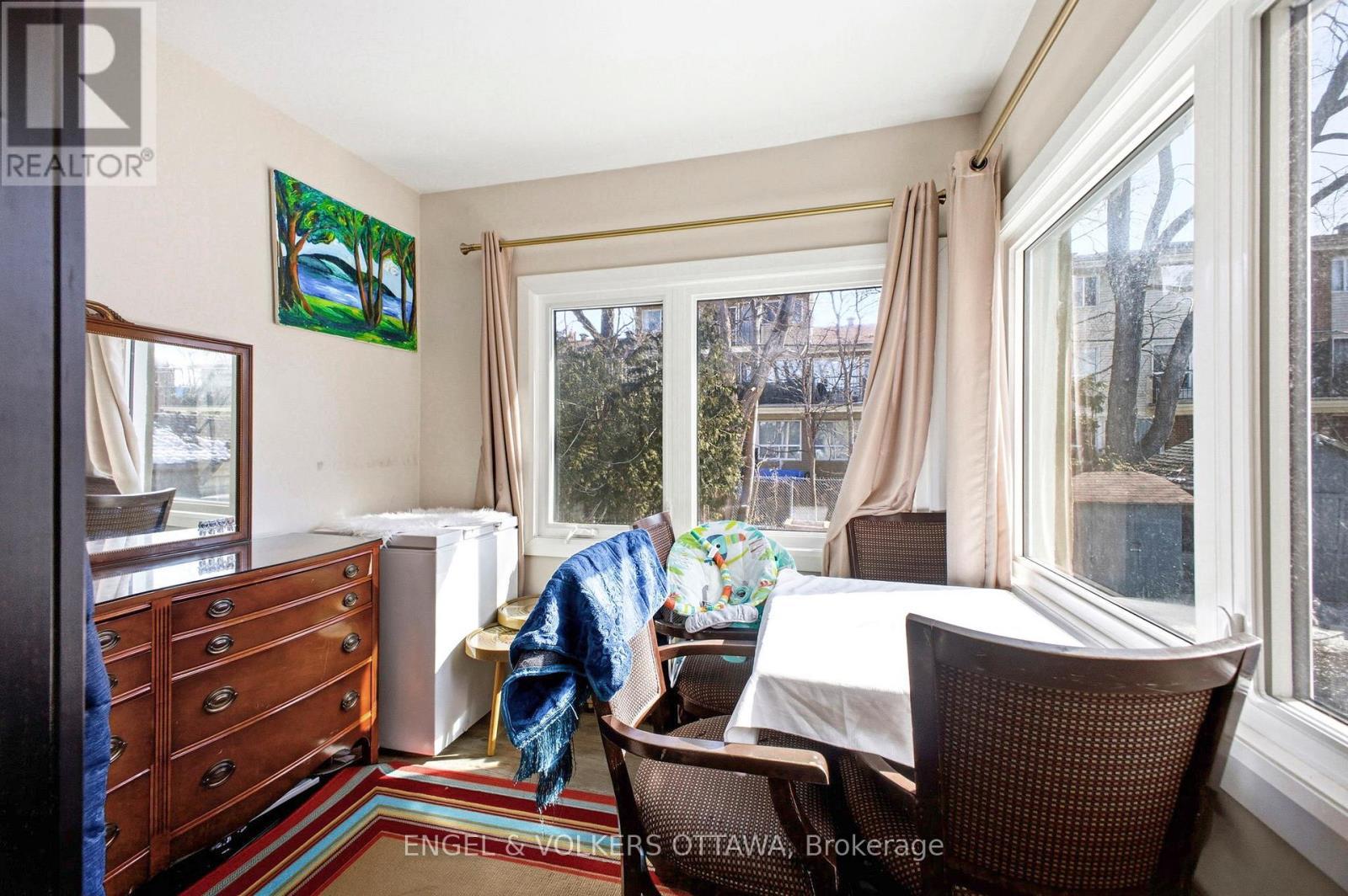 287 St Laurent Boulevard, Ottawa, ON - Indoor