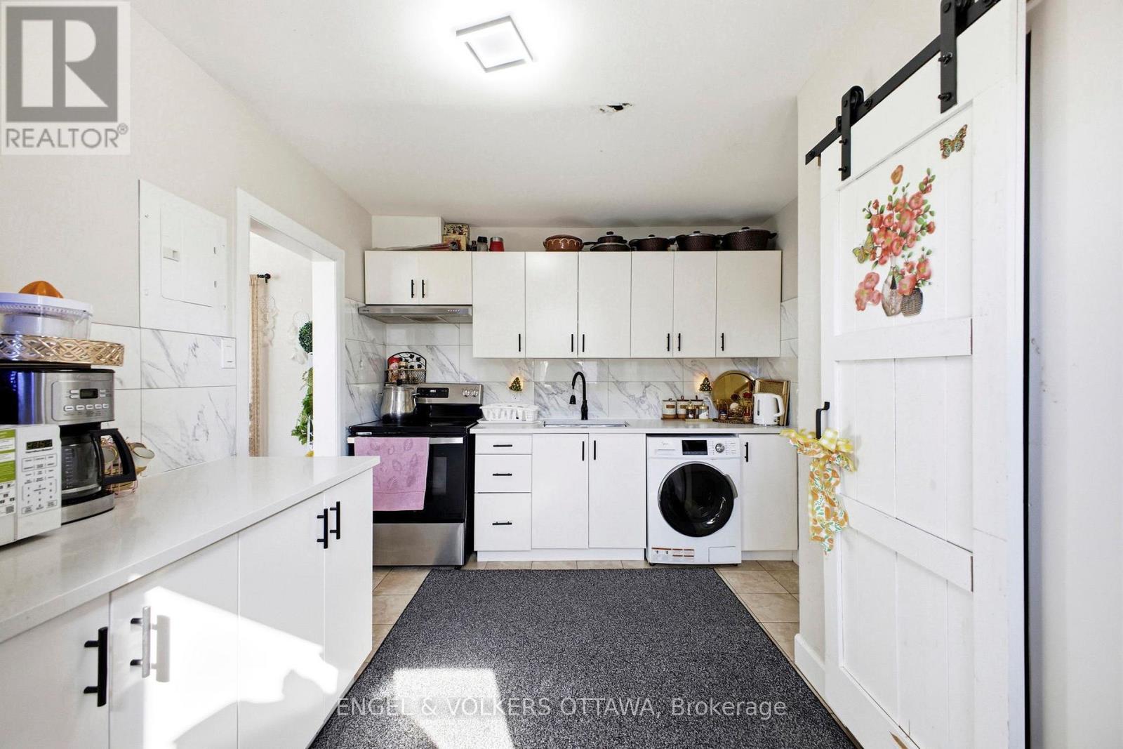 Unit #3 - 287 St Laurent Boulevard, Ottawa, ON - Indoor